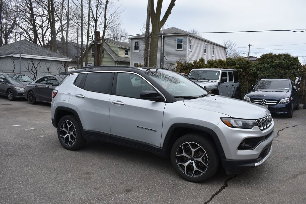 Used 2025 Jeep Compass Limited image 5