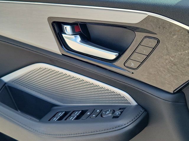 Used 2025 Acura MDX SH-AWD image 21