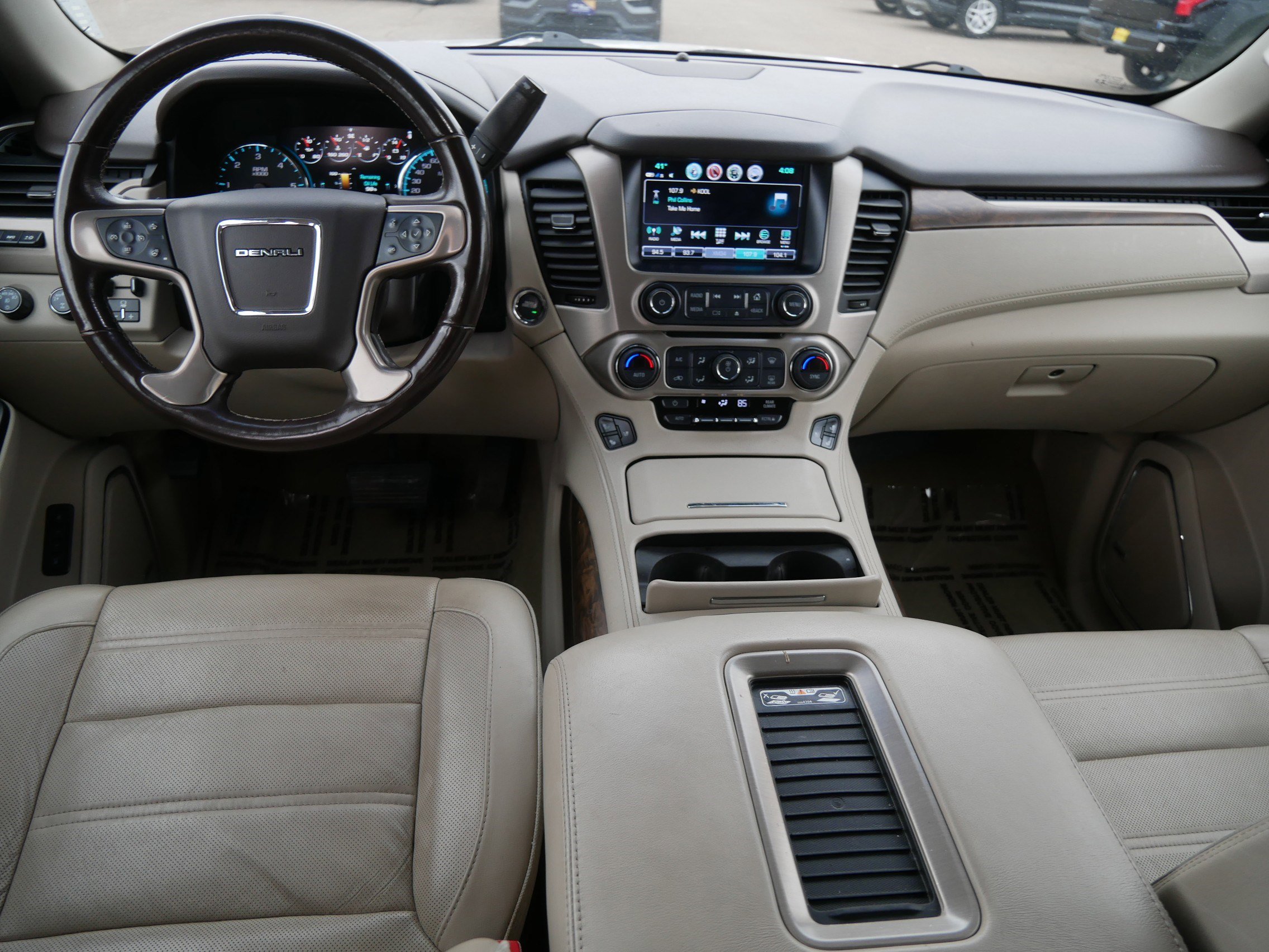 Used 2018 GMC Yukon Denali w/ Enhanced Security Package image 10