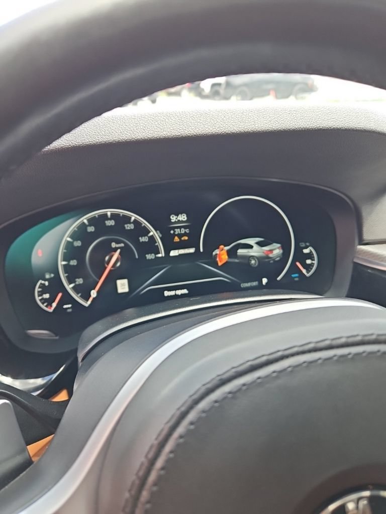 Used 2019 BMW 530e w/ M Sport Package RWD image 14