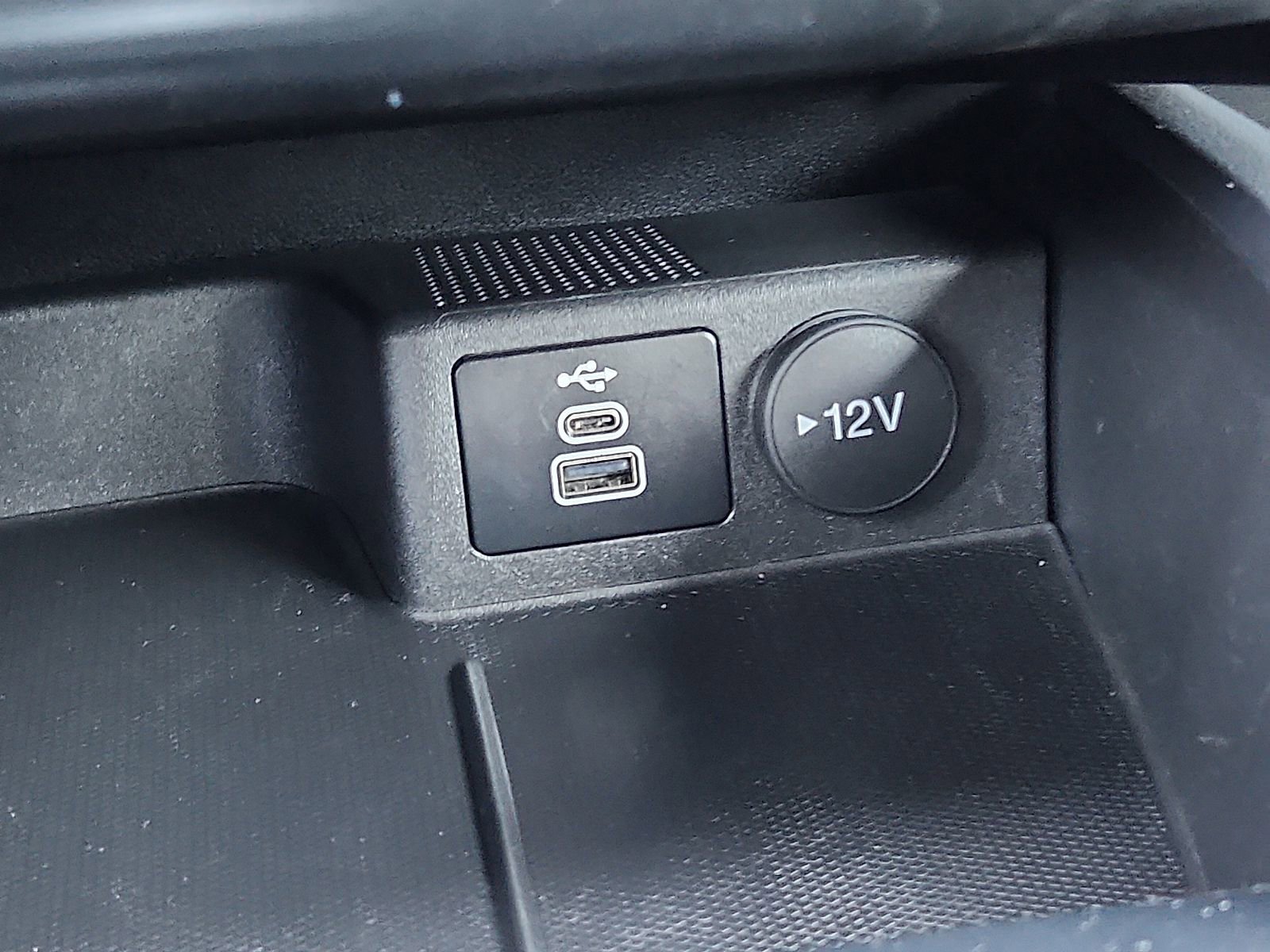 Used 2025 Ford Escape ST-Line image 13