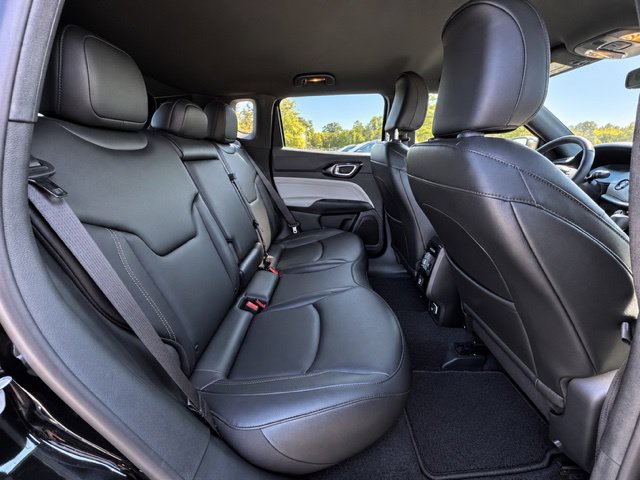 Used 2023 Jeep Compass Limited AWD/4WD image 29