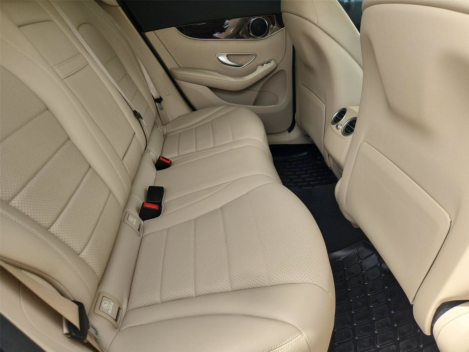 Used 2021 Mercedes-Benz GLC 300 image 26
