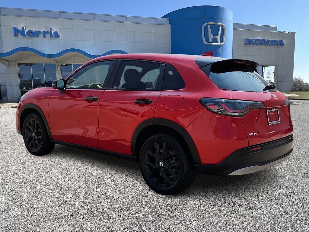 Used 2025 Honda HR-V Sport image 3