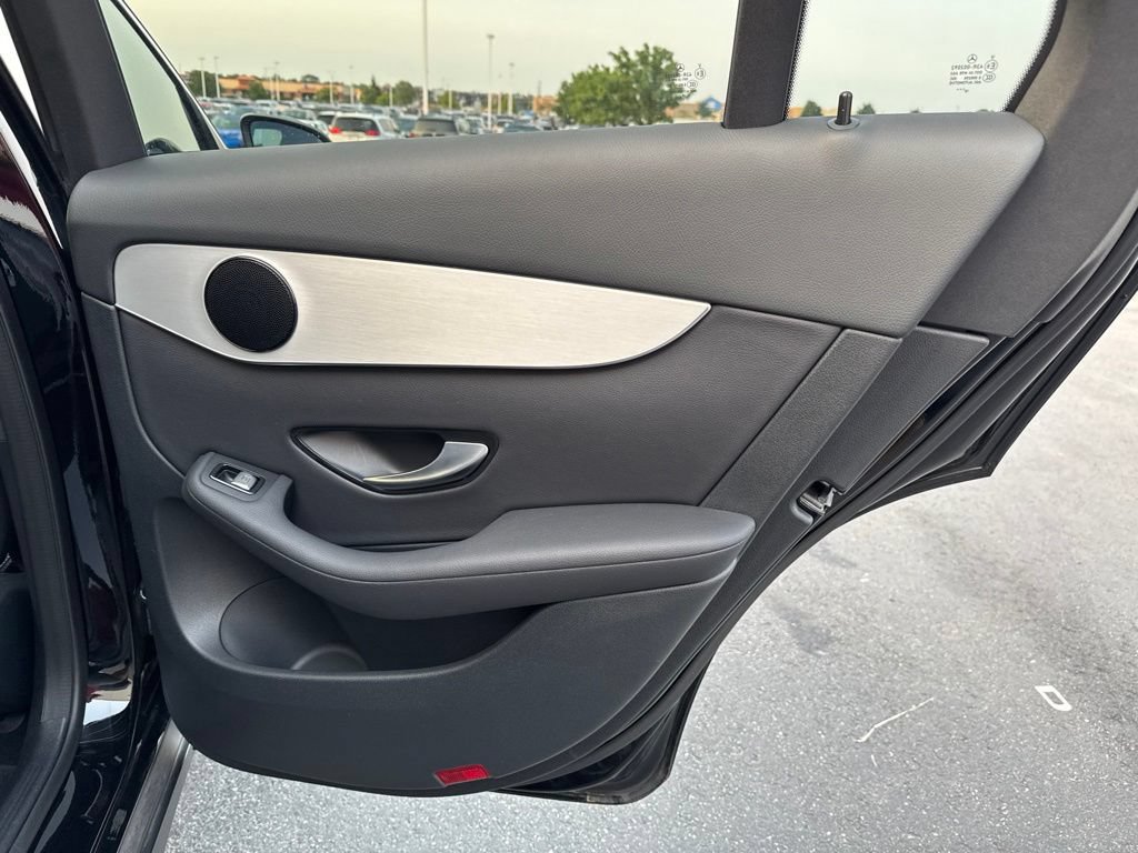 Used 2019 Mercedes-Benz GLC 300 4MATIC w/ Premium Package image 34