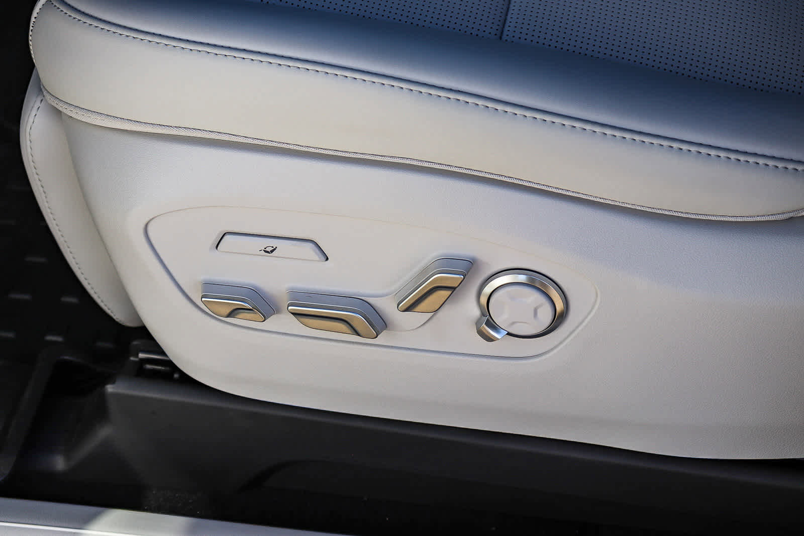 New 2026 Hyundai Ioniq 9 Calligraphy image 26