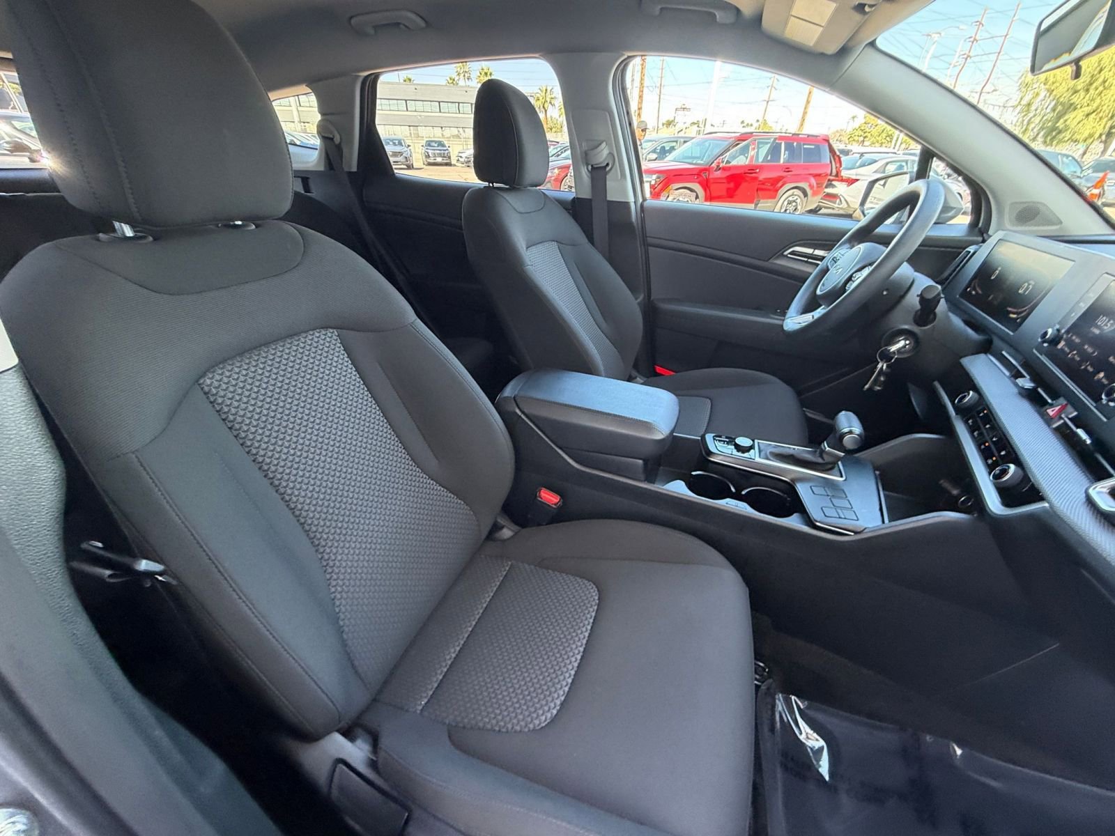 Used 2025 Kia Sportage LX image 35