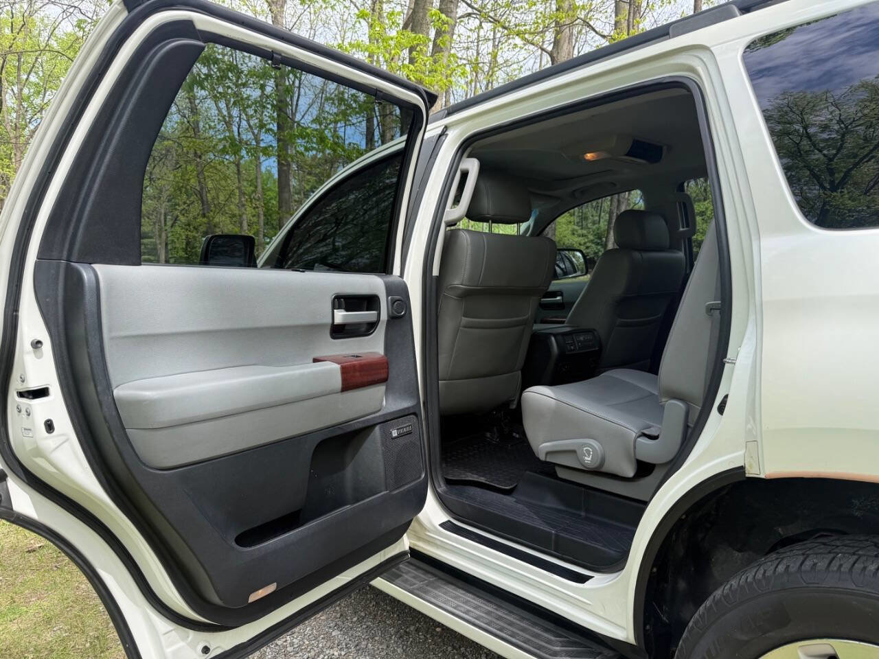 Used 2012 Toyota Sequoia Platinum AWD/4WD image 47