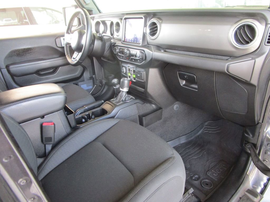 Used 2021 Jeep Gladiator Overland w/ Dual Top Group AWD/4WD image 34