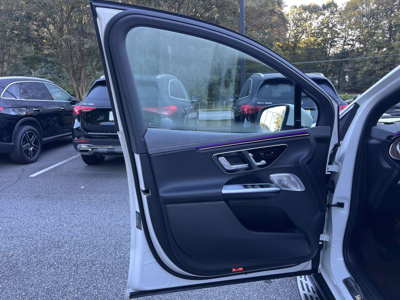 Certified 2023 Mercedes-Benz EQE 500 4MATIC SUV w/ Pinnacle Trim Package image 17
