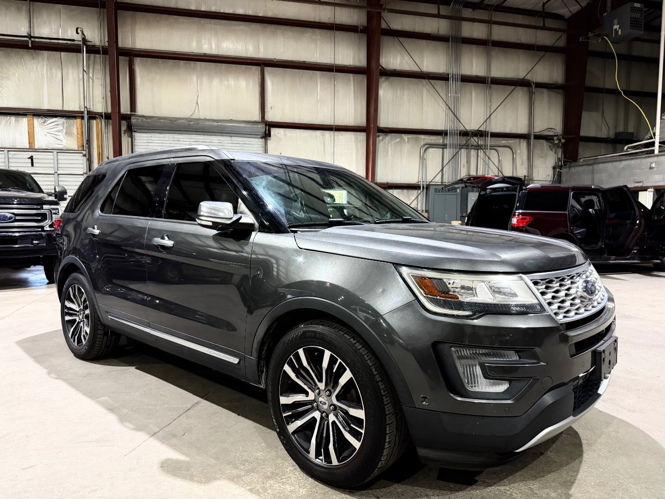 Used 2016 Ford Explorer Platinum AWD/4WD image 2