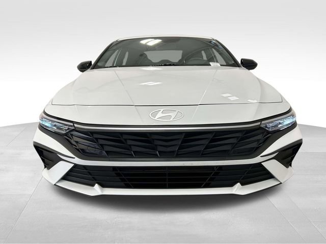 Used 2025 Hyundai Elantra Sport FWD image 7