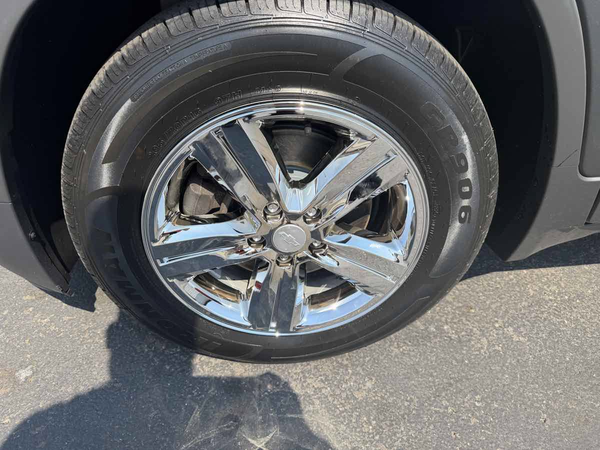 Used 2019 Chevrolet Trax LS w/ Tint and Cruise Package FWD image 8