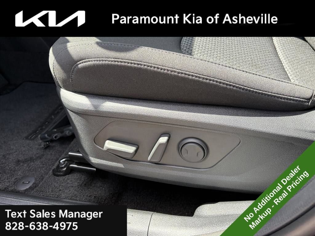 New 2026 Kia Sportage LX w/ LX Convenience Package AWD/4WD image 17