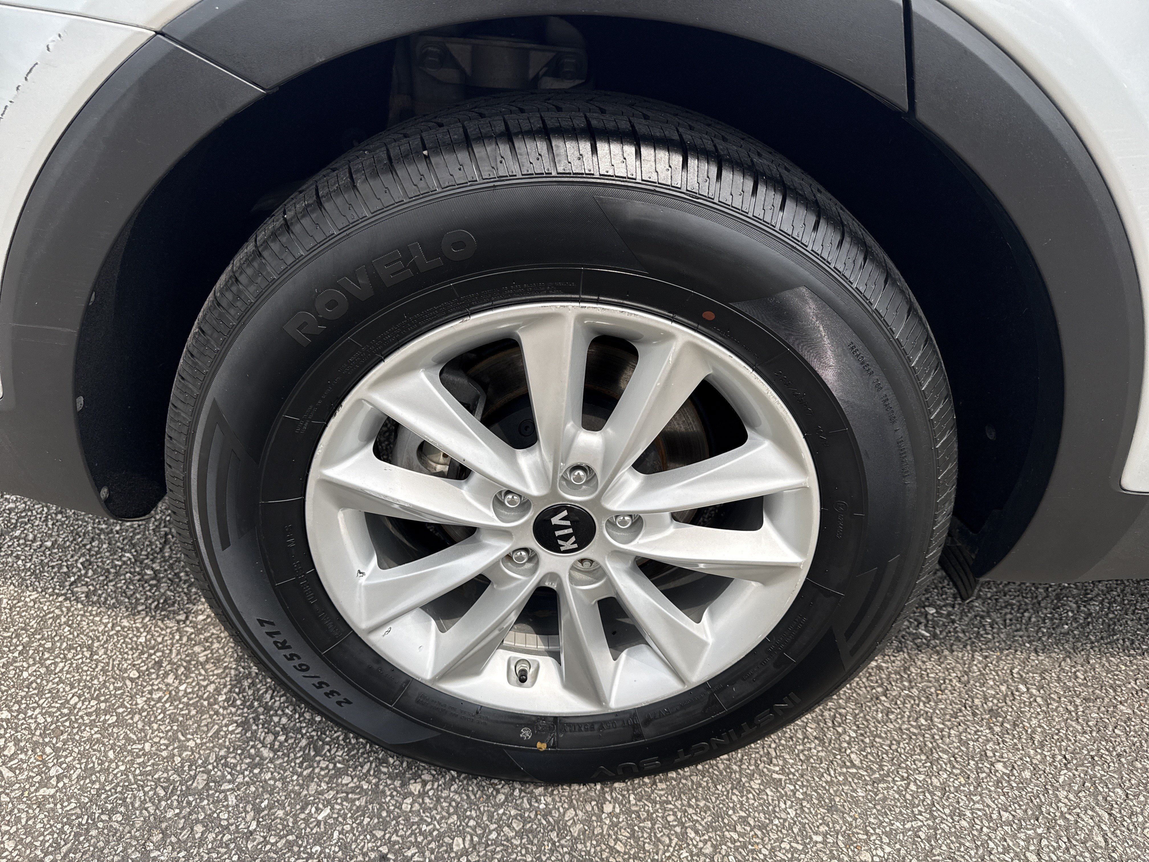 Used 2020 Kia Sorento L FWD image 17