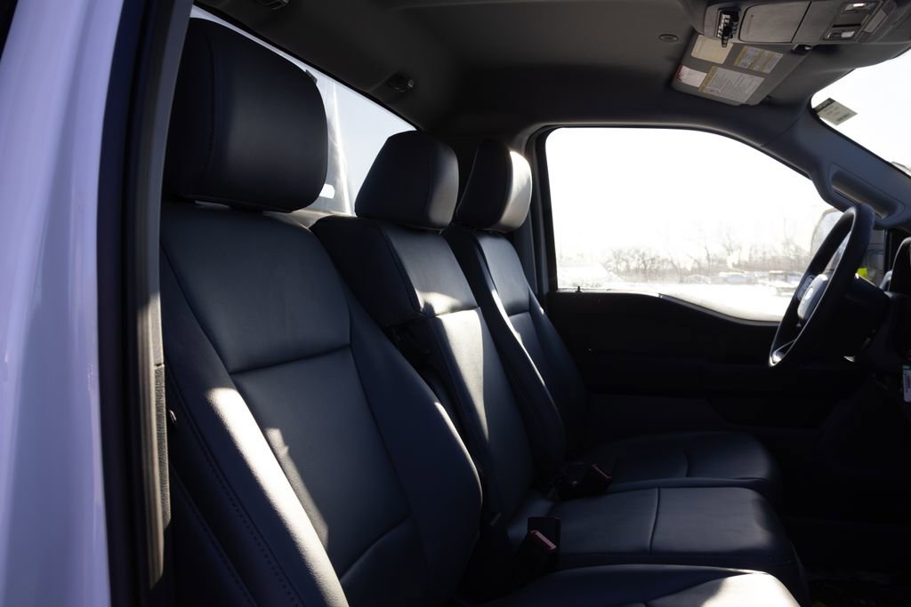 New 2024 Ford F550 4x4 Regular Cab Super Duty image 13