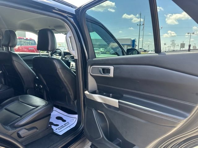 Used 2021 Ford Explorer XLT w/ Equipment Group 202A RWD image 18