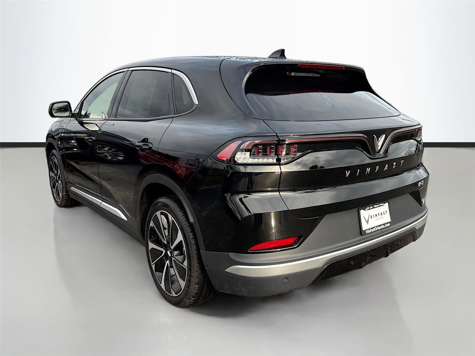 New 2025 VinFast VF 8 Plus image 5