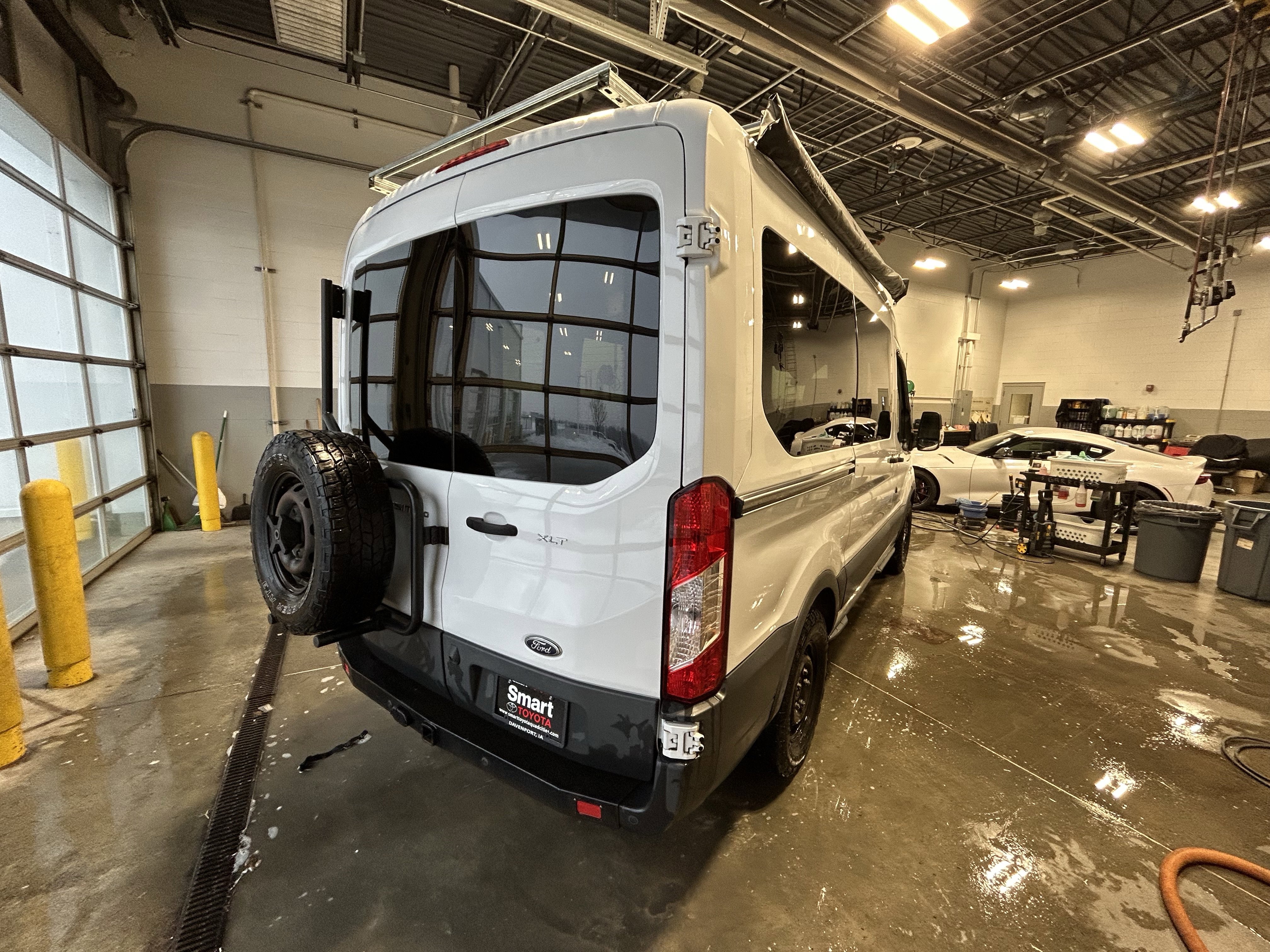 Used 2016 Ford Transit 150 XLT image 6
