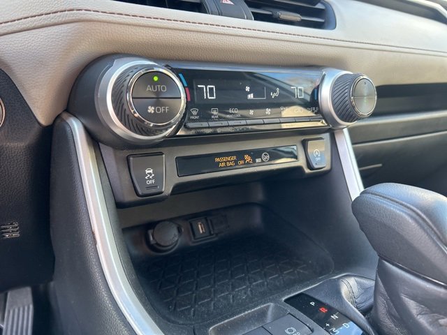 Used 2020 Toyota RAV4 XLE image 23