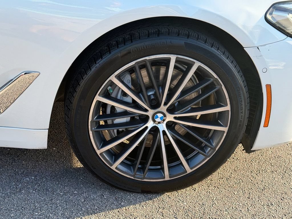 Used 2021 BMW 540i w/ Premium Package RWD image 9