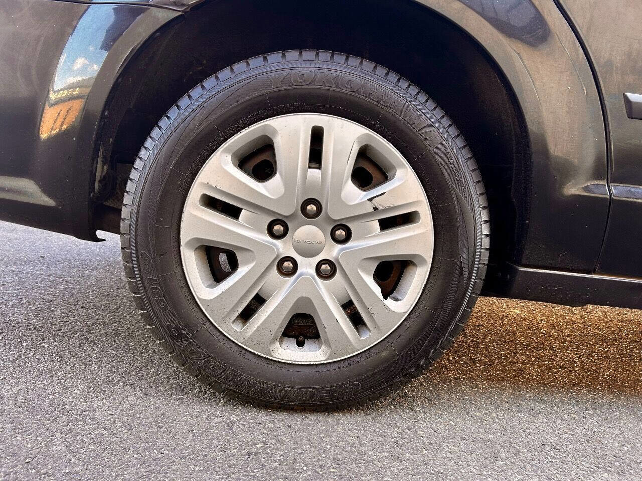 Used 2016 Dodge Grand Caravan image 30