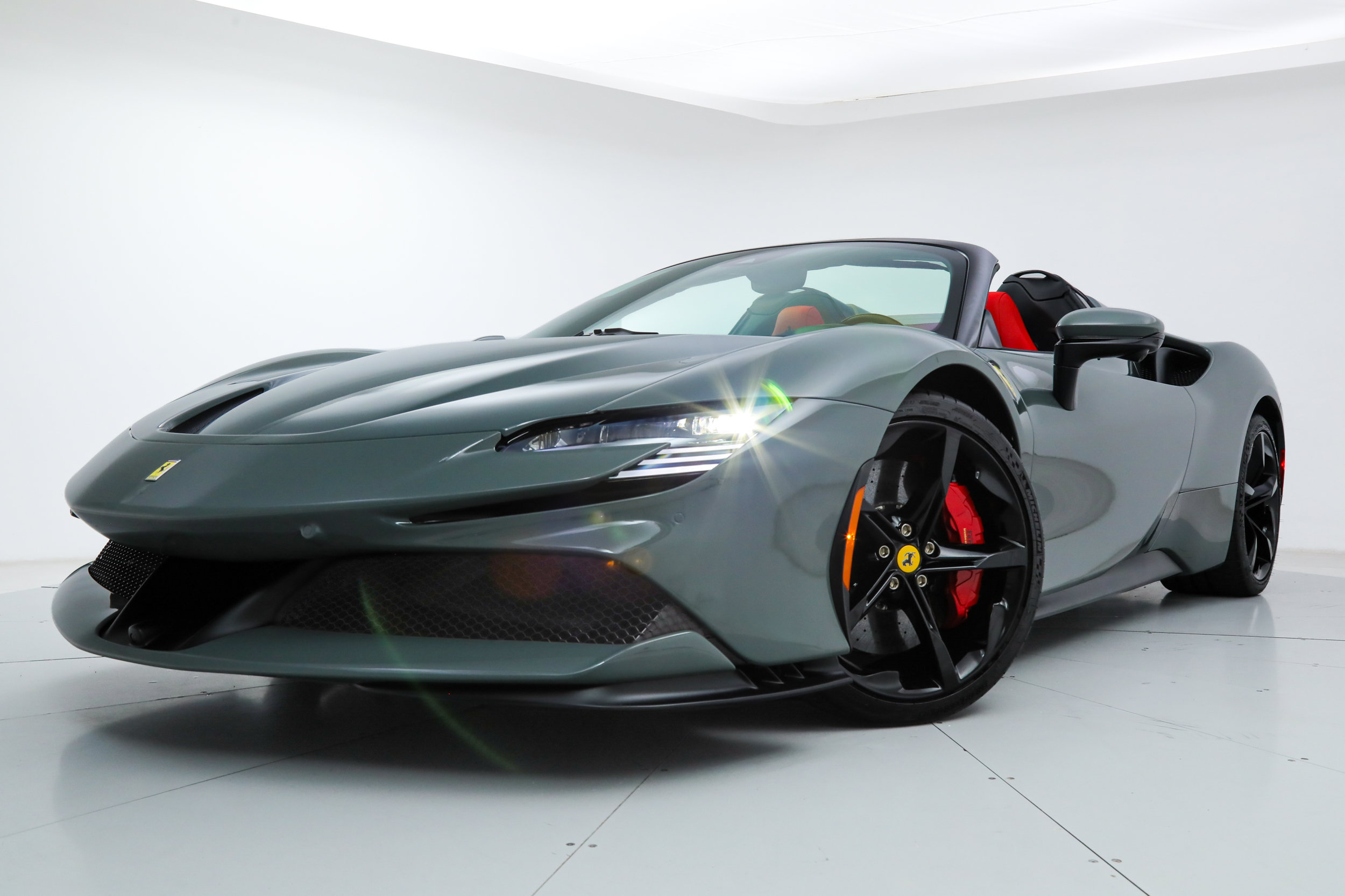 Certified 2025 Ferrari SF90 Spider AWD/4WD image 14