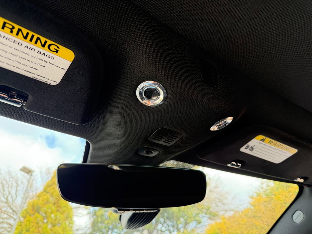 Used 2020 Aston Martin V8 Vantage Coupe image 36