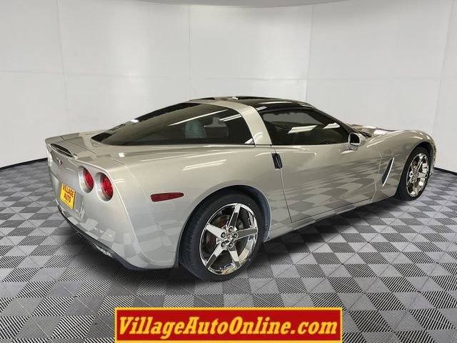 Used 2007 Chevrolet Corvette Coupe w/ Preferred Equipment Group RWD image 4