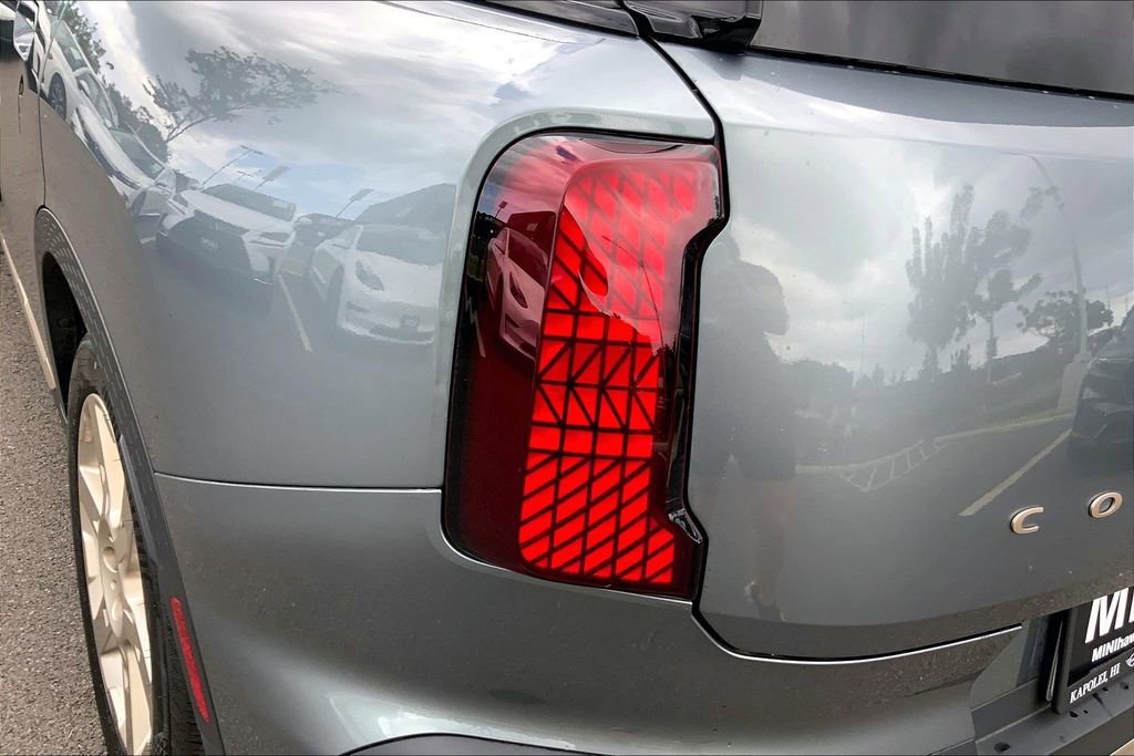 Certified 2025 MINI Cooper Countryman SE w/ Comfort Package Max image 31