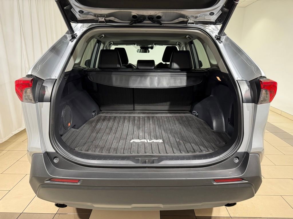 Used 2021 Toyota RAV4 XLE Premium AWD/4WD image 11