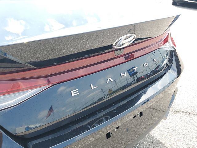 Used 2023 Hyundai Elantra SEL FWD image 7
