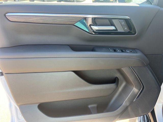 New 2025 Chevrolet Suburban LS image 16