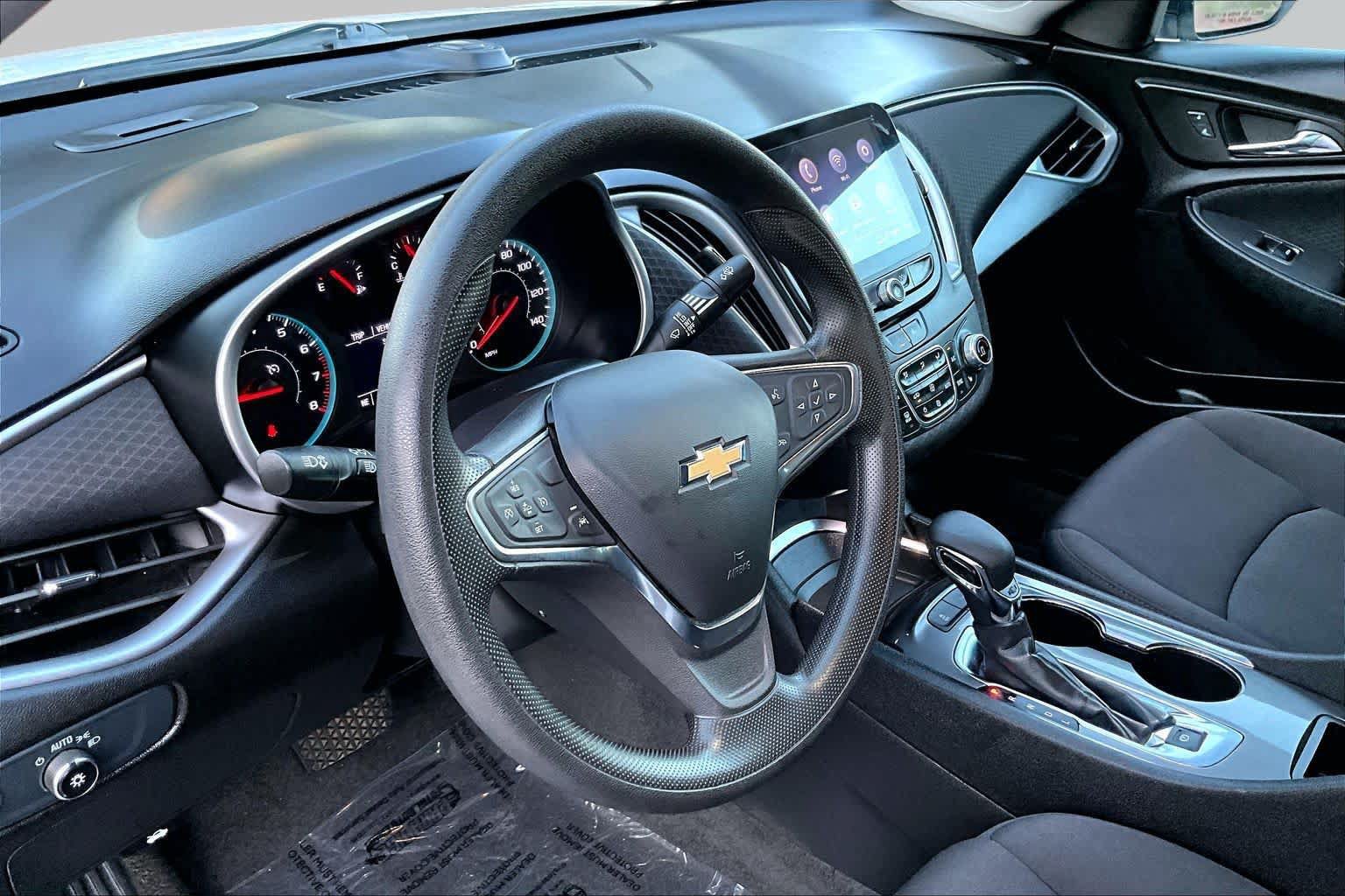 Used 2024 Chevrolet Malibu LT FWD image 17
