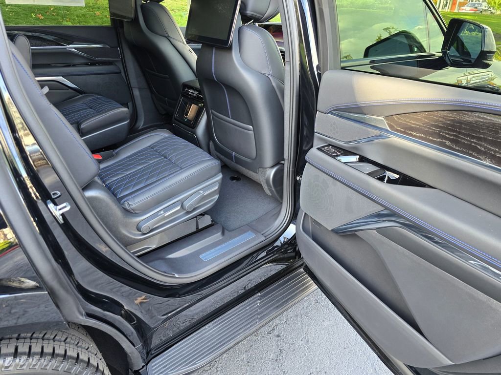 New 2026 Cadillac Escalade IQL Sport 1 AWD/4WD image 13