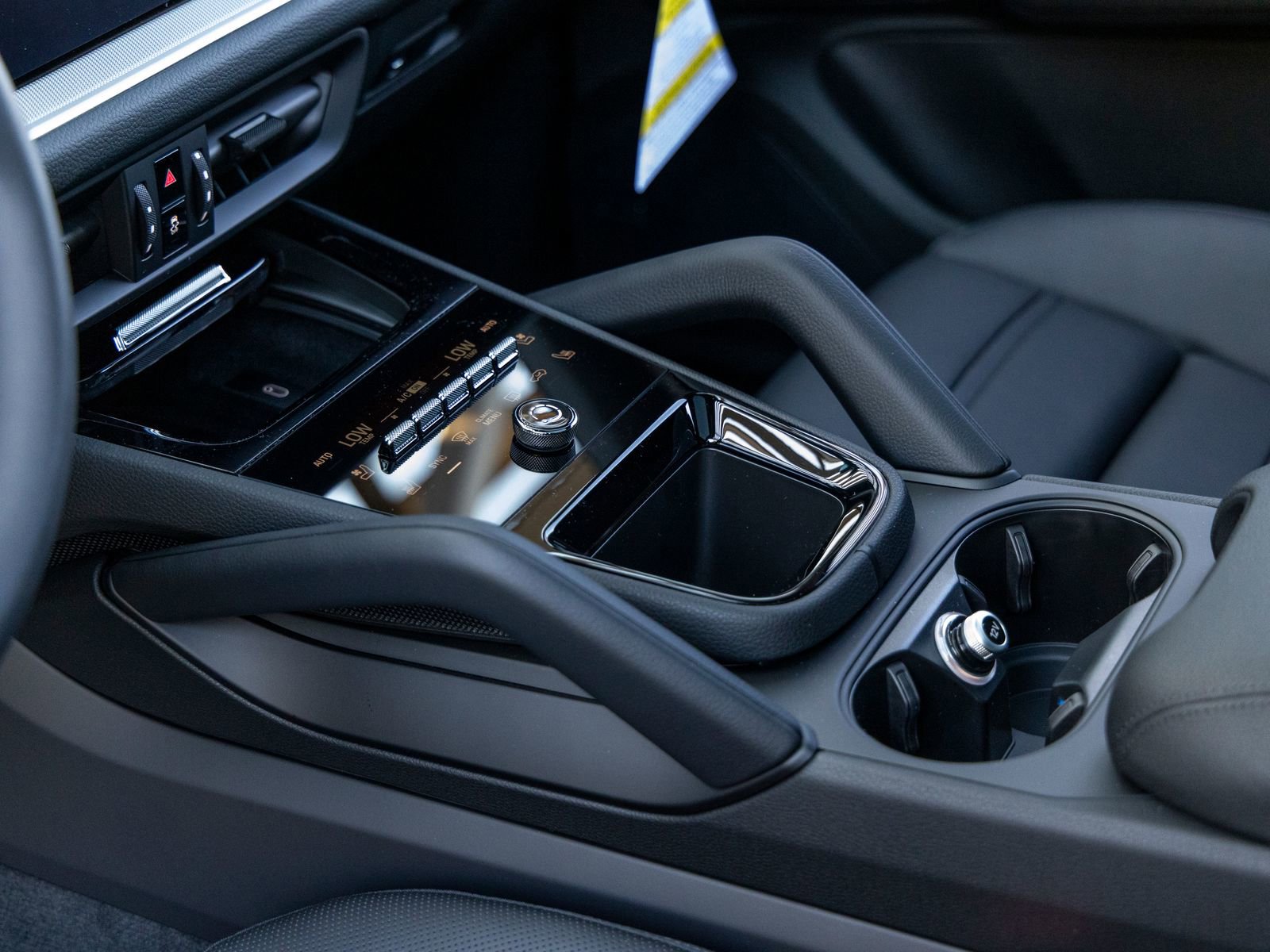 New 2026 Porsche Cayenne Coupe image 39