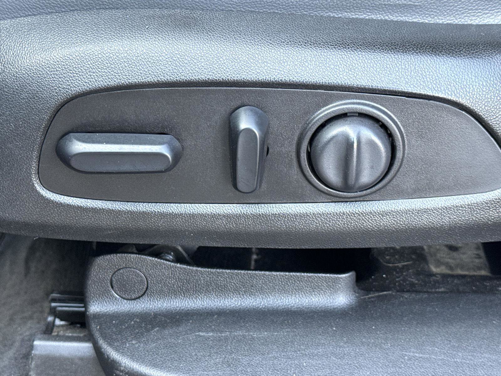 Used 2019 Chevrolet Traverse LT w/ LT Premium Package image 17