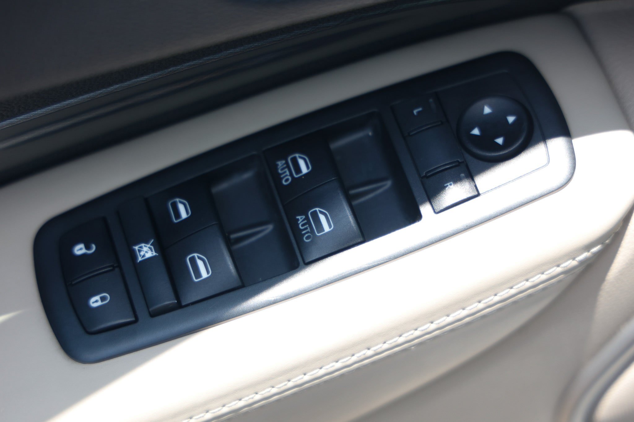 Used 2019 Dodge Durango Citadel w/ Technology Group RWD image 45