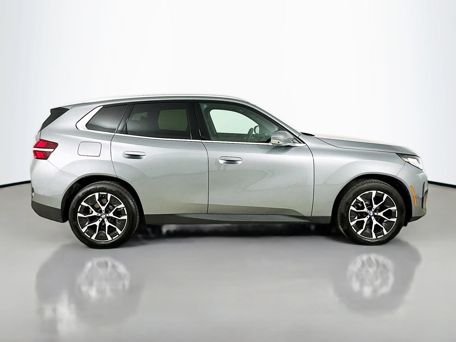 Used 2026 BMW X3 xDrive30i w/ Premium Package AWD/4WD image 4
