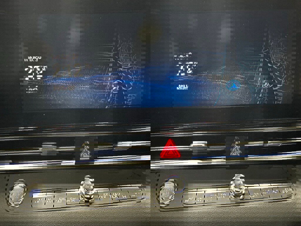 Used 2025 Hyundai Elantra SEL w/ Cargo Package image 26