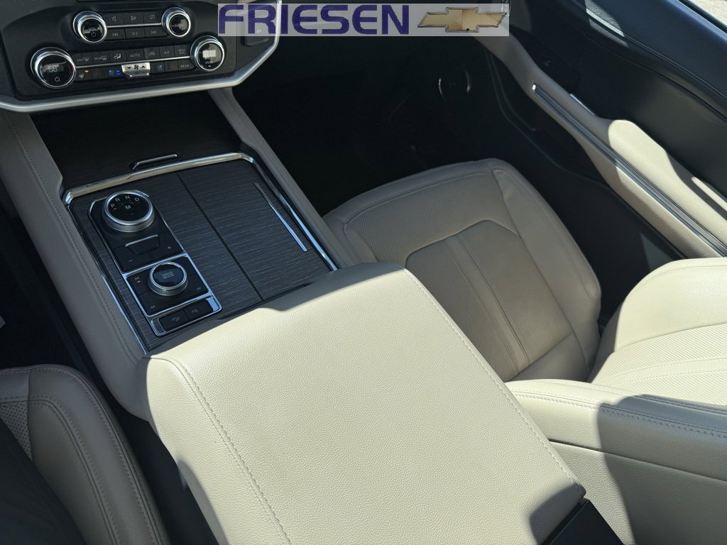 Used 2022 Ford Expedition Max Limited image 22