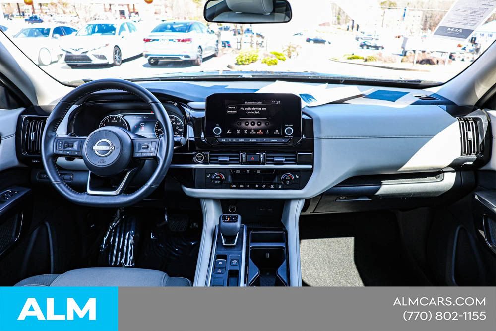 Used 2024 Nissan Pathfinder SV FWD image 29