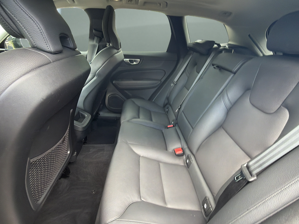 Used 2024 Volvo XC60 B5 Plus AWD/4WD image 12