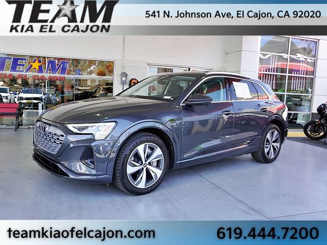Used 2024 Audi Q8 e-tron Premium Plus AWD/4WD image 5