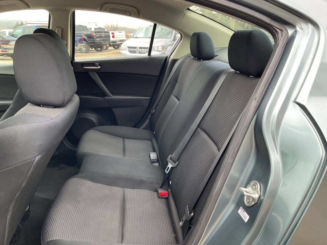 Used 2012 MAZDA MAZDA3 i Sport FWD image 11