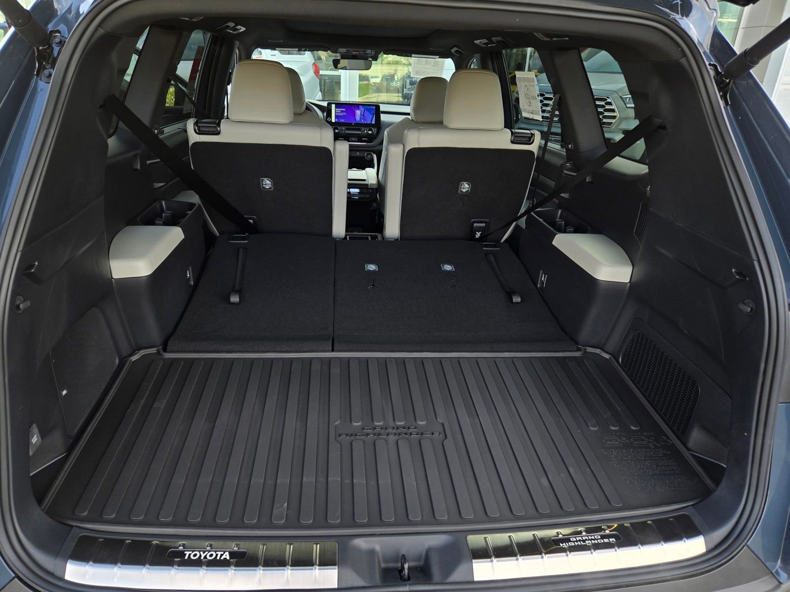 Certified 2026 Toyota Grand Highlander AWD Hybrid image 29