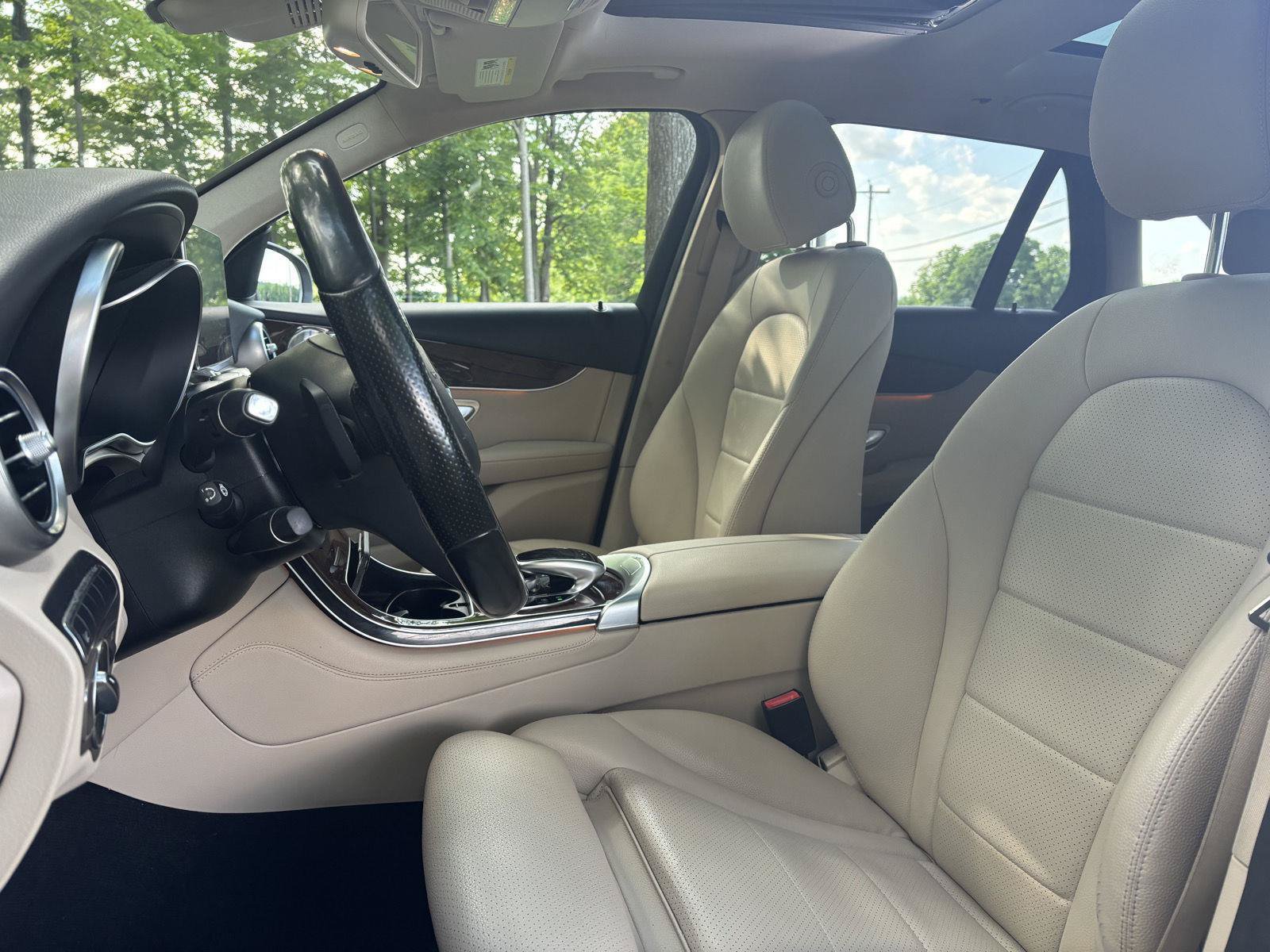 Used 2017 Mercedes-Benz GLC 300 4MATIC image 27