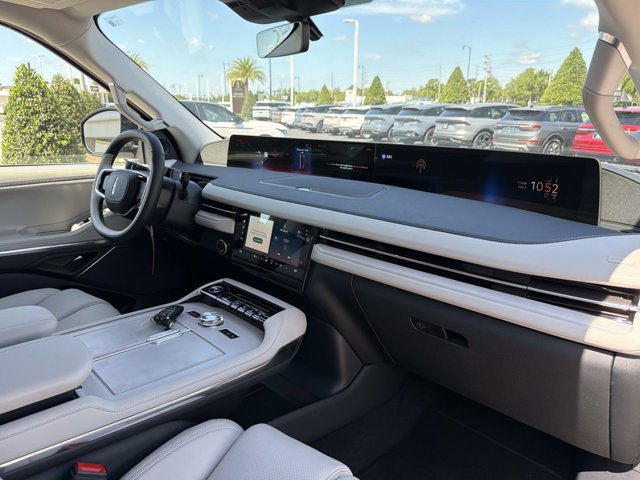 New 2026 Lincoln Navigator L Reserve AWD/4WD image 19