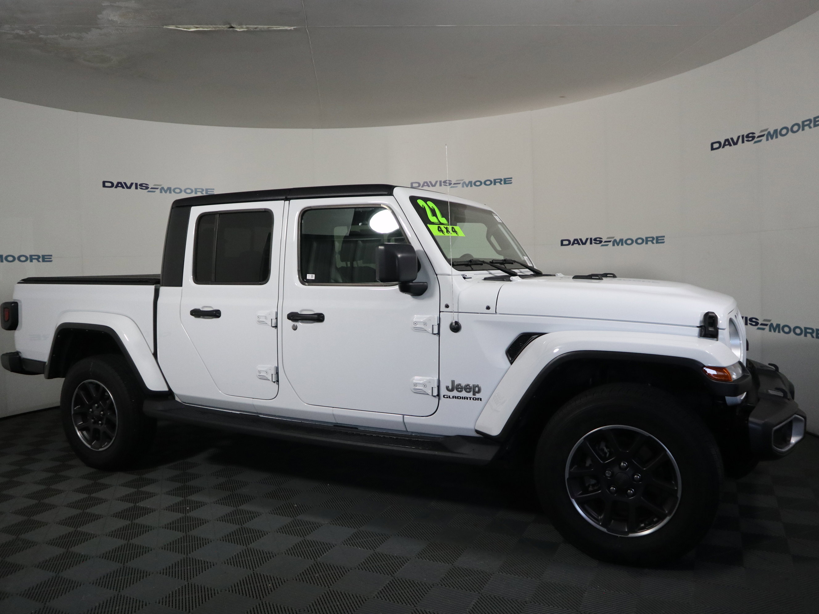 Used 2022 Jeep Gladiator Overland w/ Popular Equipment Package image 4