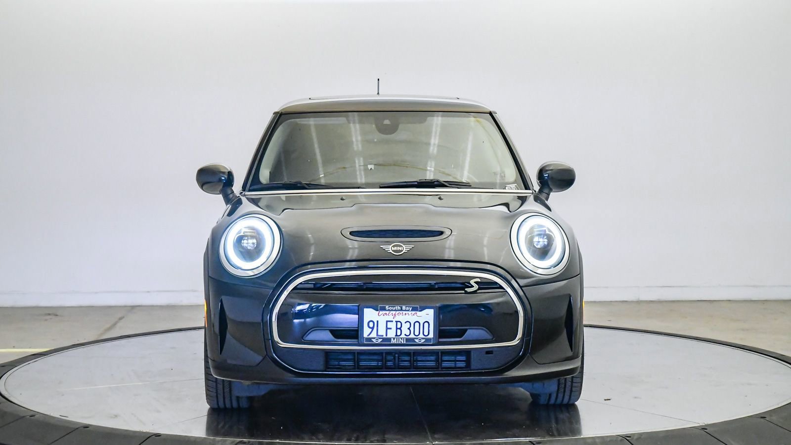 Certified 2024 MINI Cooper SE FWD image 6